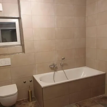 Helle 3 Zimmer Souterrainwohnung In Einem Neubau-Villa München Eksteriør billede