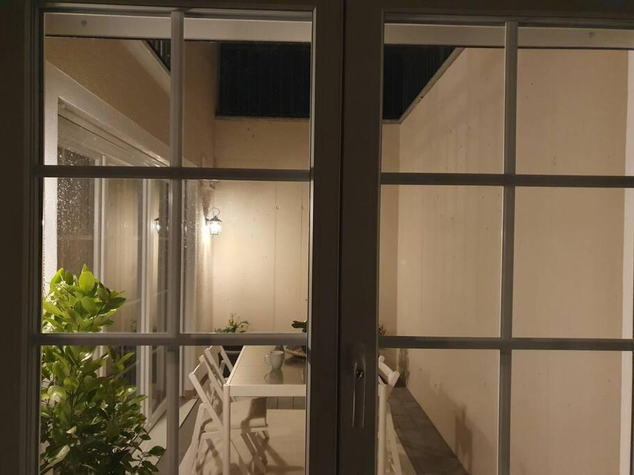 Helle 3 Souterrainwohnung In Einem Neubau-villa Appartamento