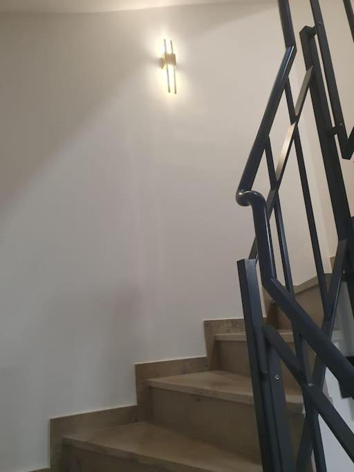 Helle 3 Souterrainwohnung In Einem Neubau-villa Monaco di Baviera