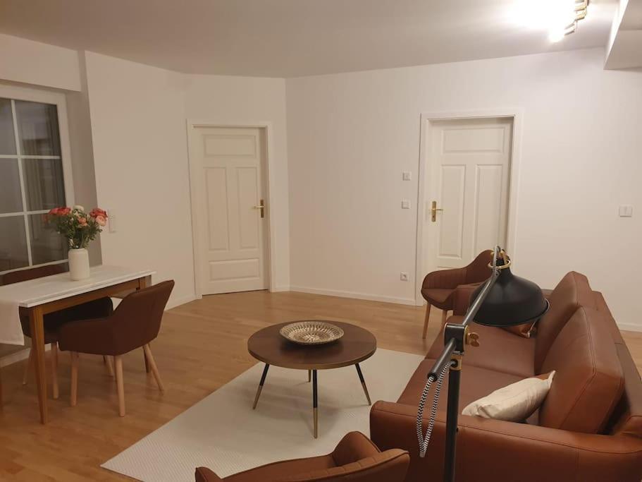 Appartamento Helle 3 Souterrainwohnung In Einem Neubau-villa